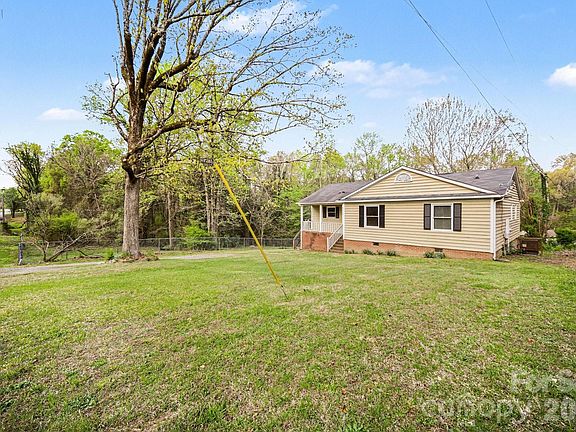 2nd image of 2528 Burkholder Rd