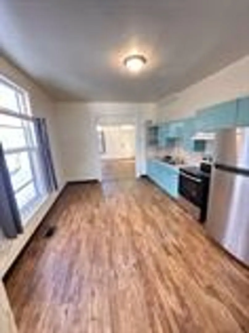 TD1227 — Photo 2