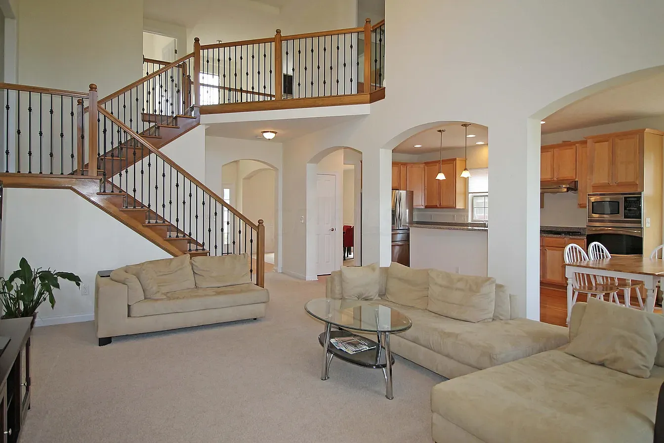 5 bed, 4507 sqft, $3,999 — Photo 4