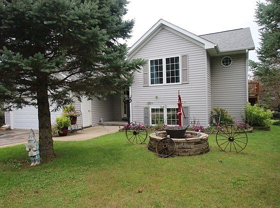 2nd image of 304 Ambrose Dr SE