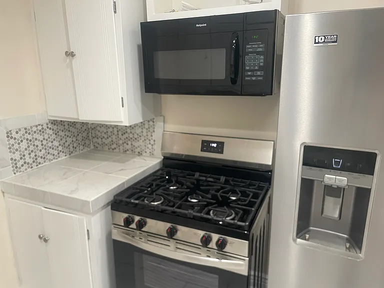 856 Olive St — Photo 10
