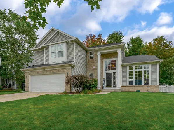5730 W Grove Dr SE, Kentwood, MI 49512