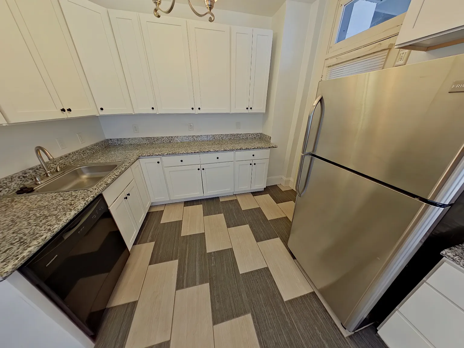 Studio, 600 sqft, $905 — Photo 2