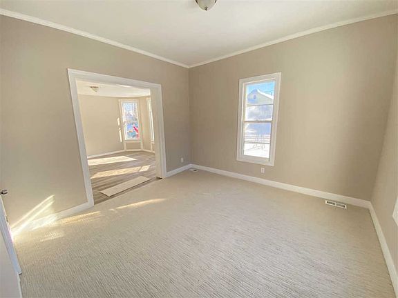 4th image of 1919 W Palmer Ave