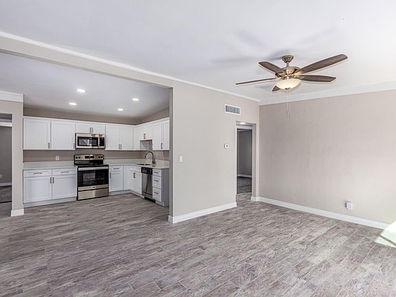 4th image of 3221 E Hardy Pl