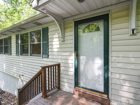 164 Wood St, Hopkinton, MA 01748