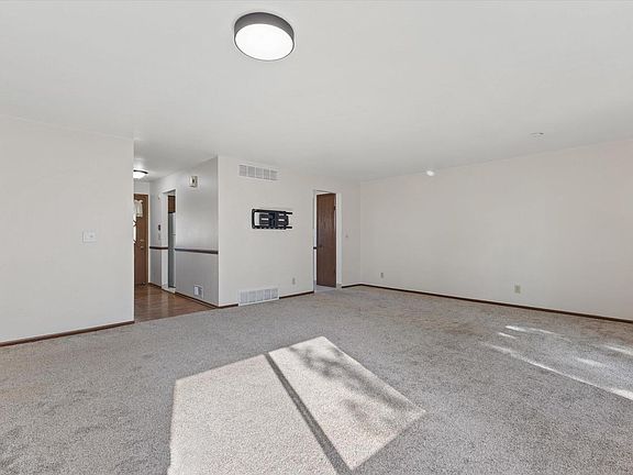 5th image of 5736 Cambridge CIRCLE