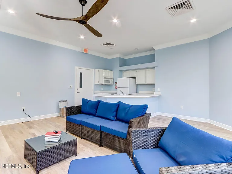 130 Veracruz Dr #722 — Photo 47
