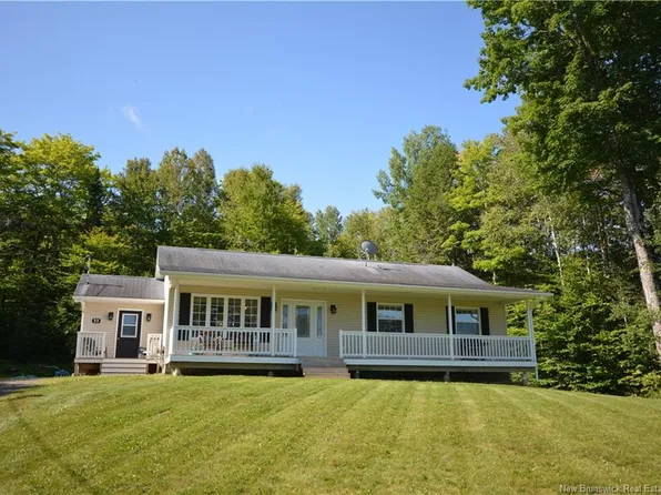 33 Tourist Bureau Rd, Richmond, NB E7M 4W8