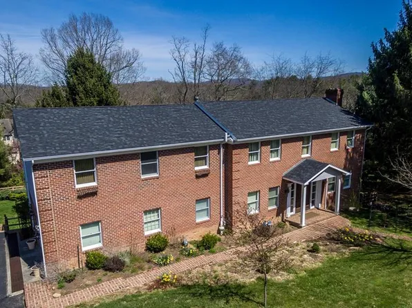 185 Brandon Dr, Lewisburg, WV 24901