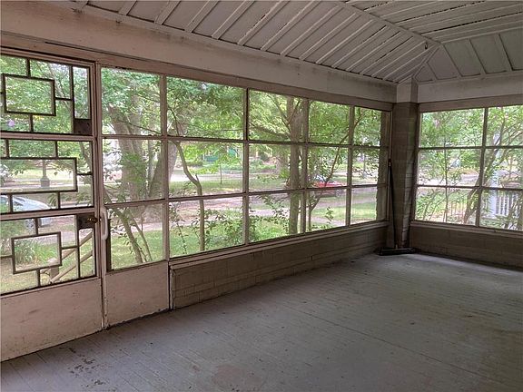 5th image of 928 Woodruff Place East Dr