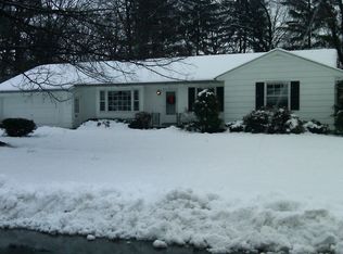 71 Greenock Rd, Delmar, NY 12054