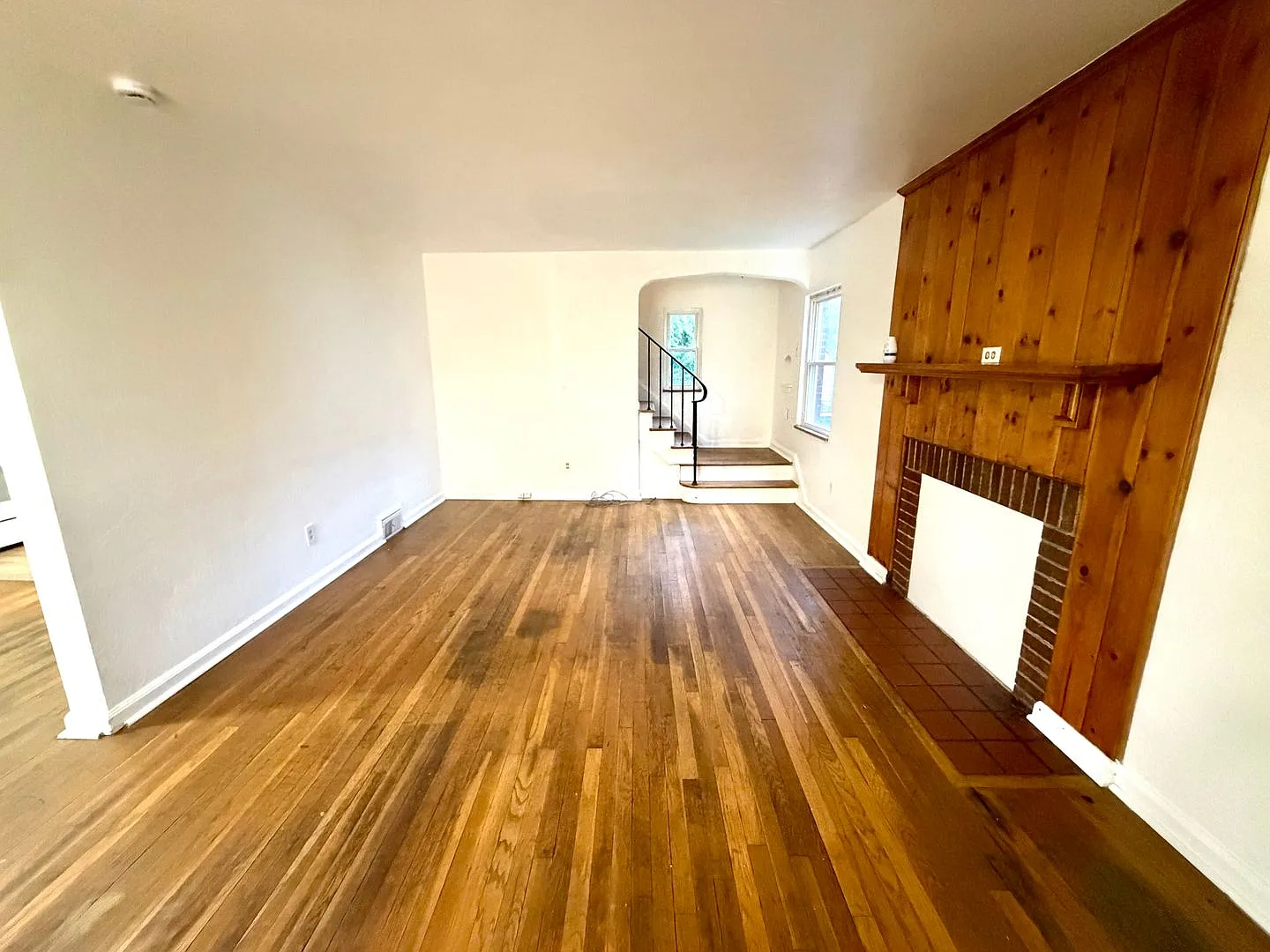 Crafton - 3 Bedroom 1 Bath Home for Rent — Photo 3