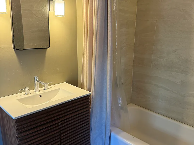 122 E Jones St #2 — Photo 9
