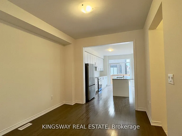 16 Blick Cres — Photo 4