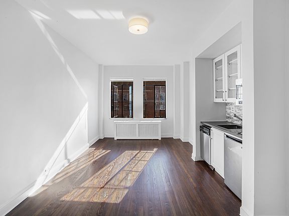 3rd image of 45 Tudor City Pl APT 2119