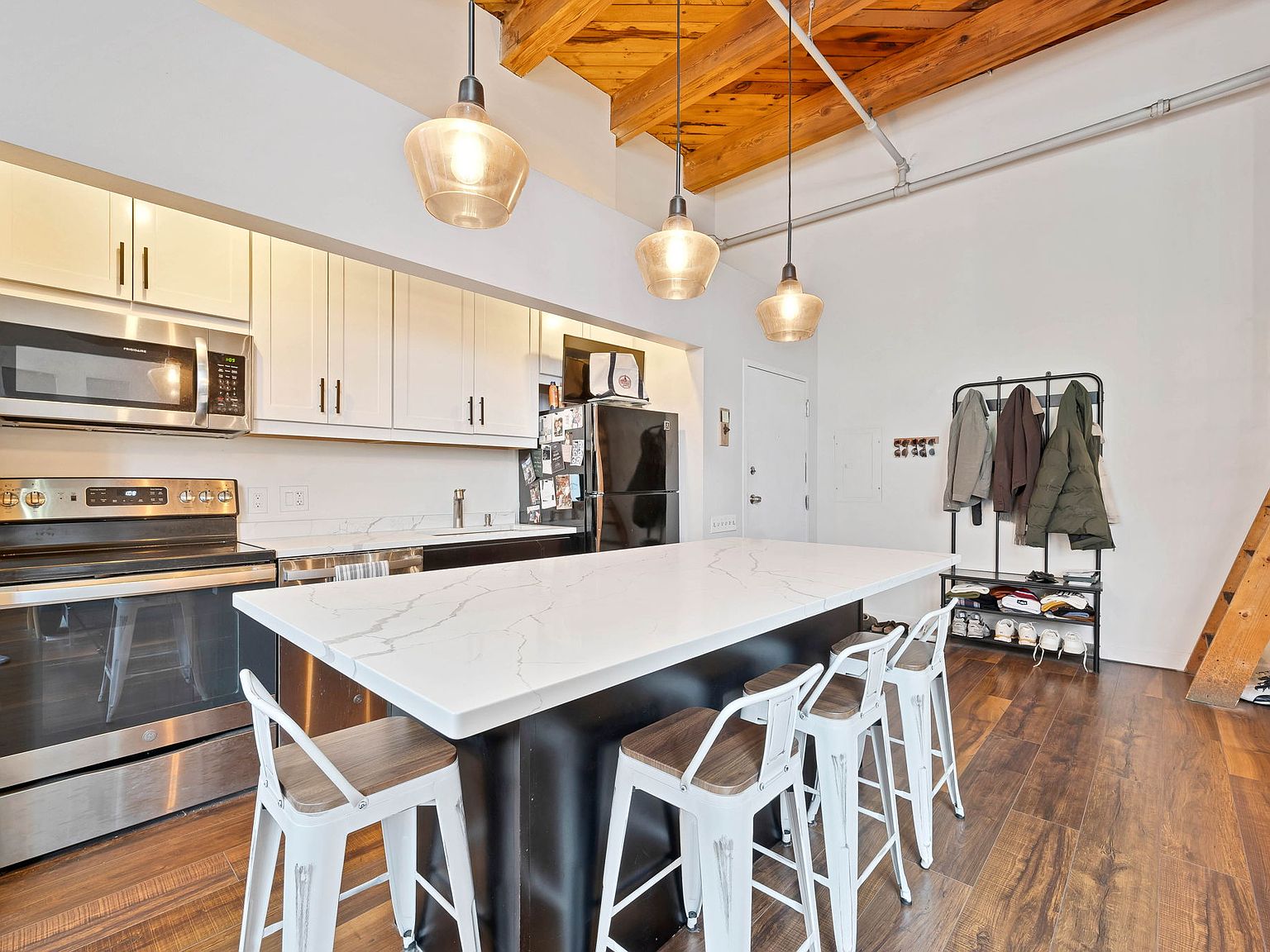 1872 N Clybourn Ave APT 208, Chicago, IL 60614 | Zillow