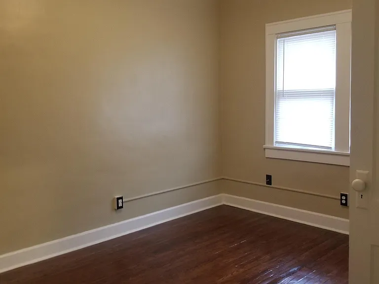 2401 Shelby St #4 — Photo 11