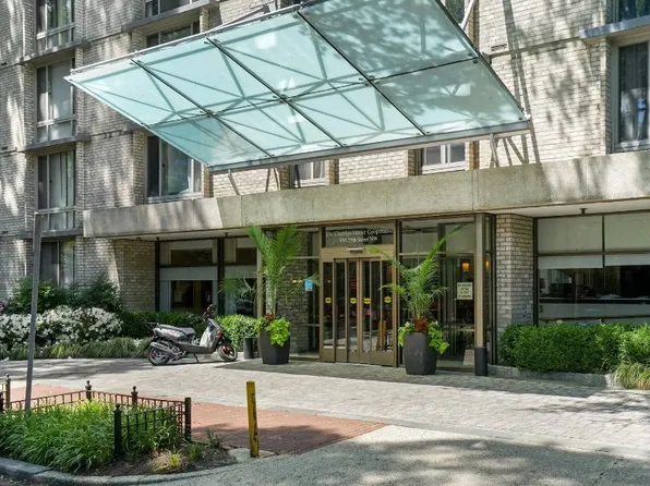940 25th St NW, Washington, DC