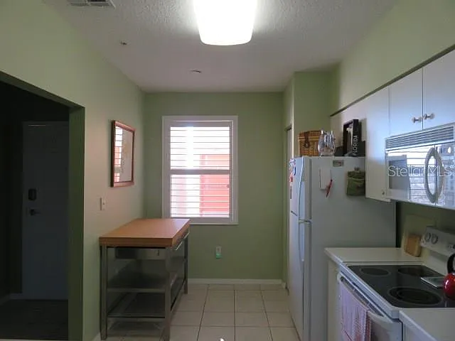 2 bed, 1148 sqft, $3,695 — Photo 3