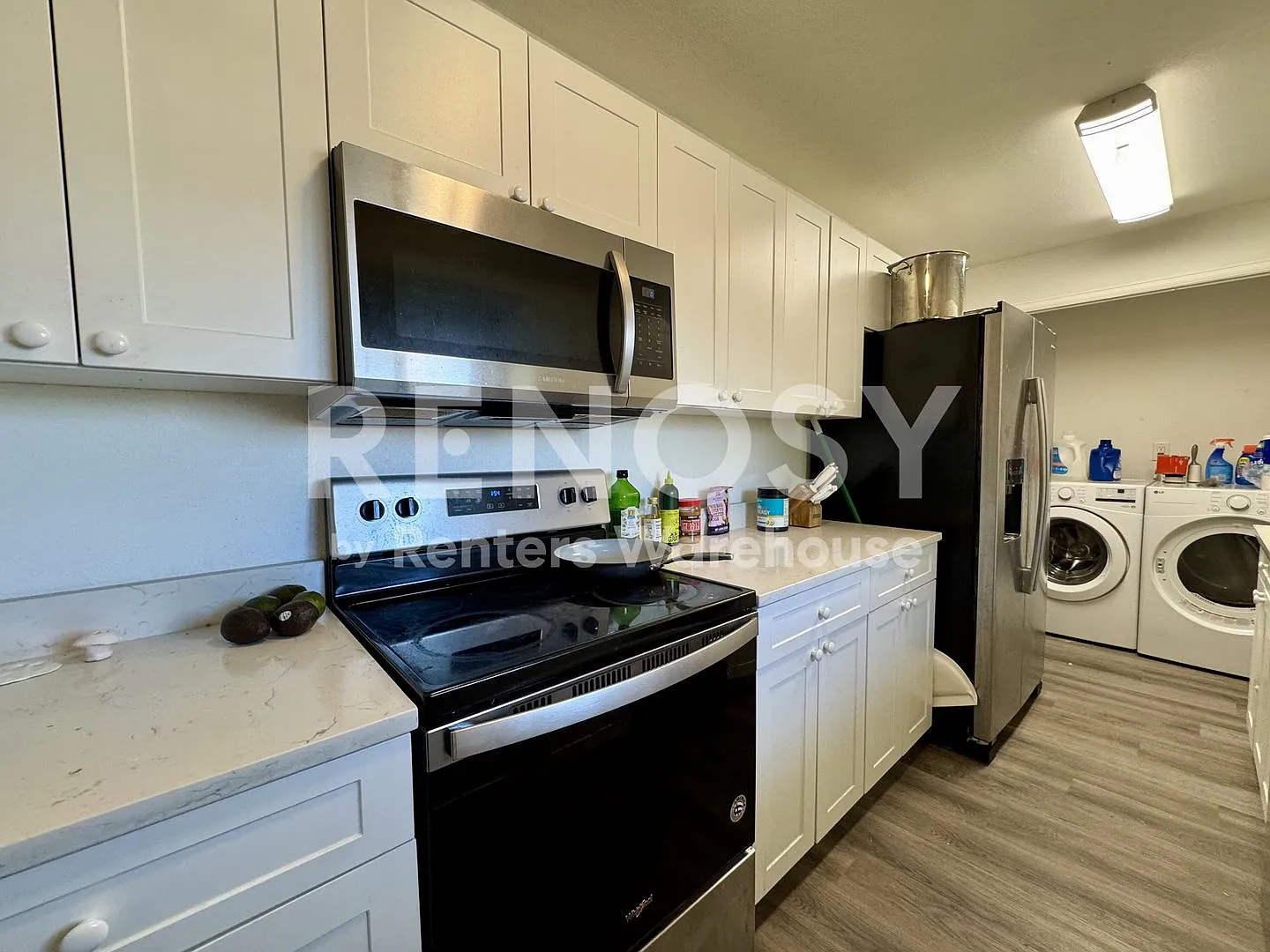 Charming 3 Bed 1 Bath home in Lakewood. — Photo 4