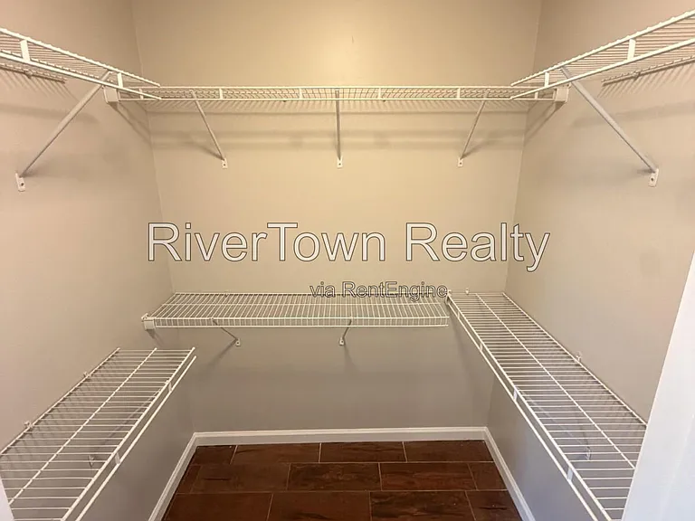10570 Pecan View Dr — Photo 19