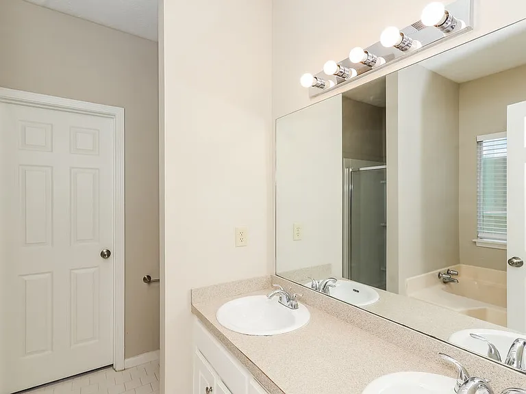 495 Anna Ave — Photo 12