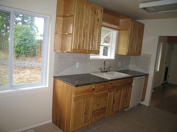 The other side of the kitchen