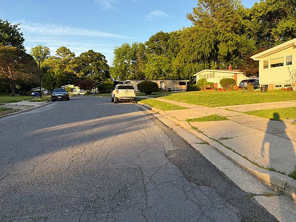 5th image of 1007 Flagtree Ln