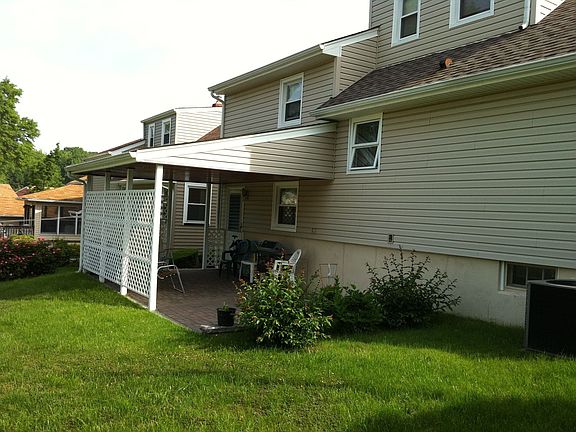 Patio With Roof