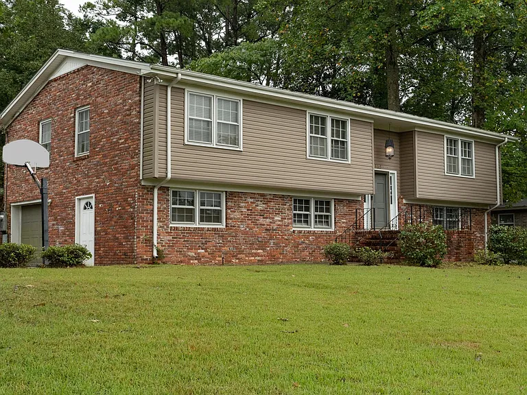 3404 Jones Dr — Photo 36
