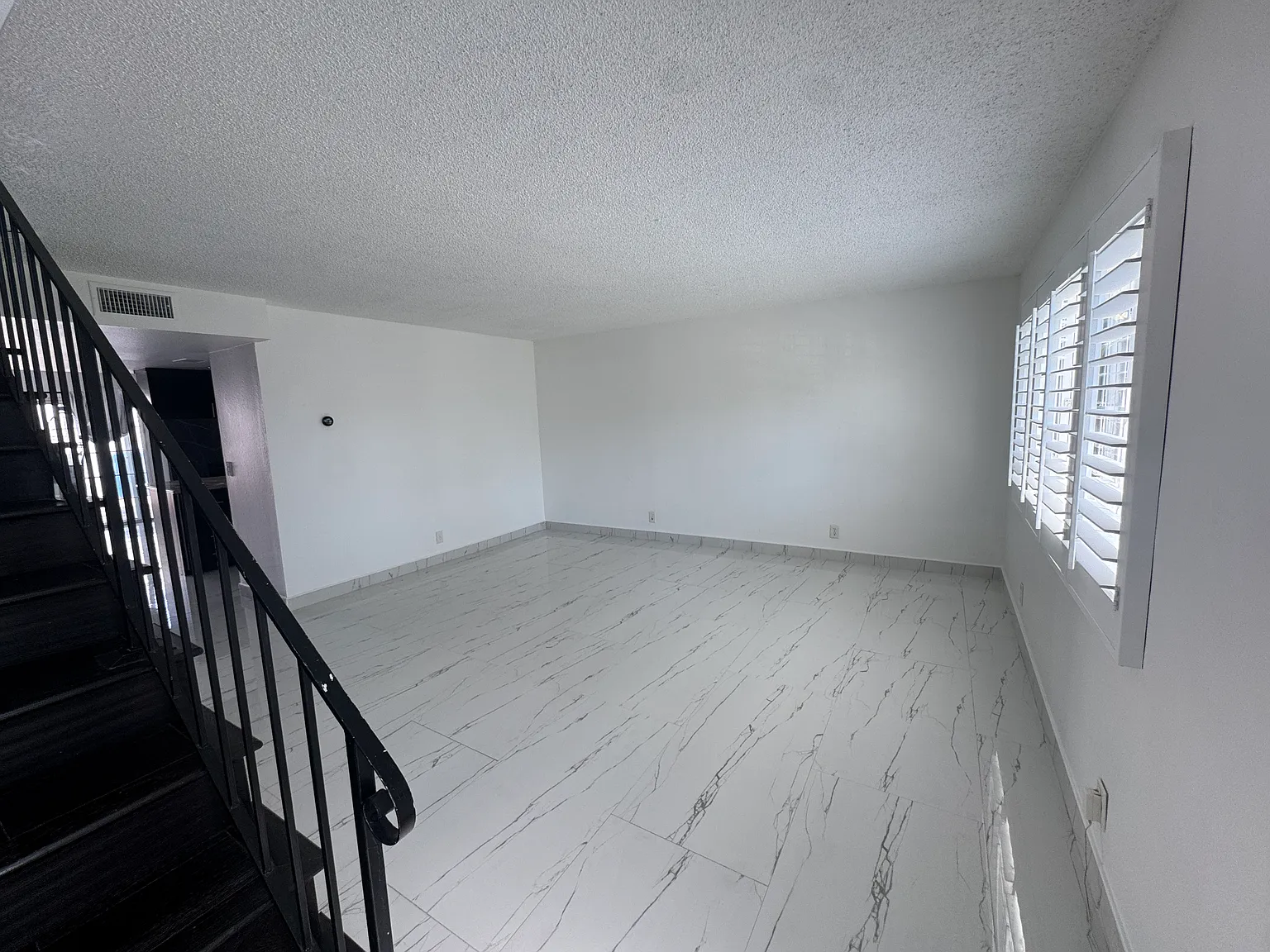 8127 Comolette Ave — Photo 4