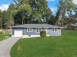 1 Crescent Ct, Peekskill, NY 10566