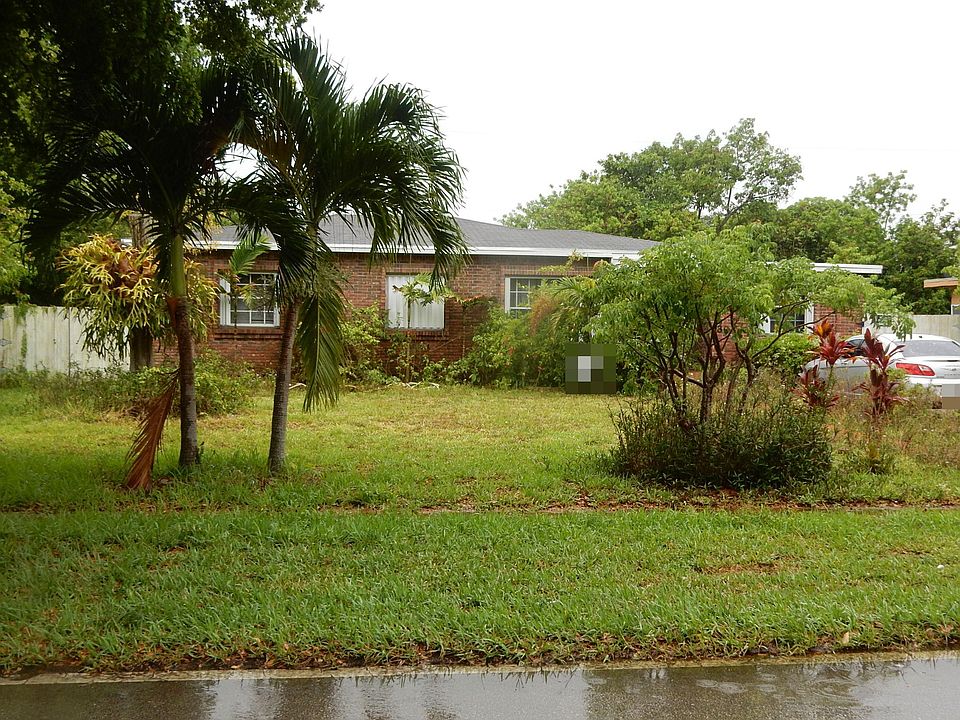 1st image of 780 NE 139th St