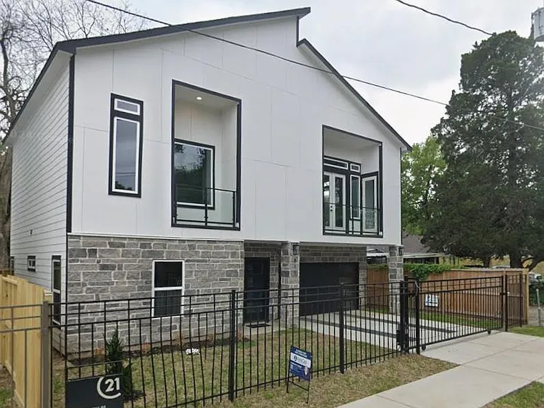 811 Paul Quinn St — Photo 2