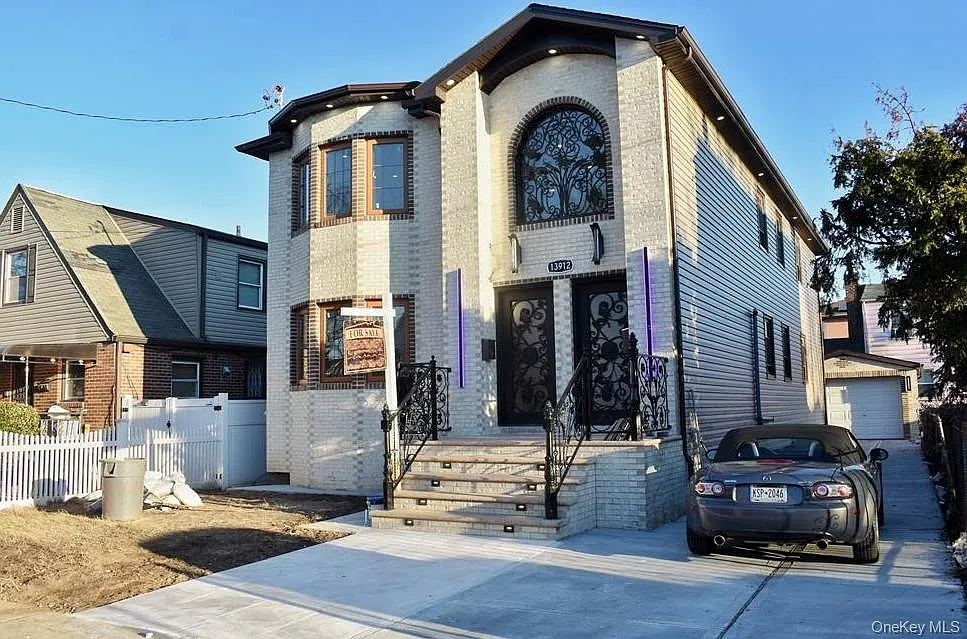 4 bed, 2.0 bath, 1000 sqft, $4,200 — Photo 1