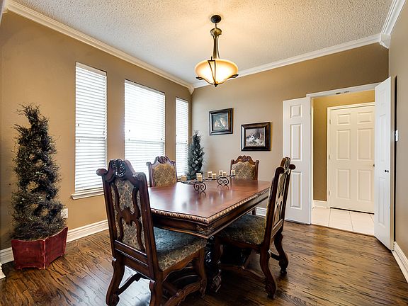4th image of 3208 Golden Springs Dr