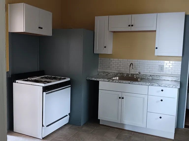197 N State St #15 — Photo 1