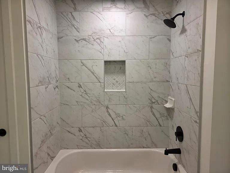 102 Hanover St #204 — Photo 15