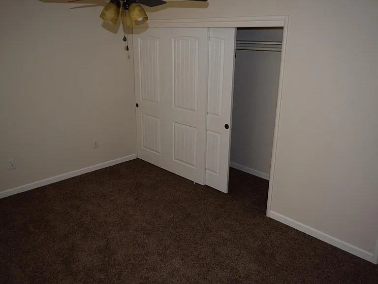 12010 Woodbine Ln SW — Photo 4
