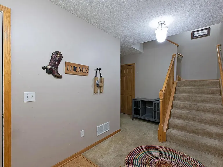 6893 Pine Crest Trl S — Photo 3