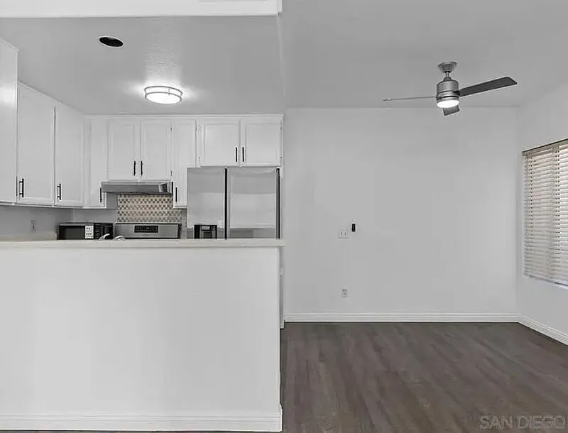 2 bed, 2.0 bath, 944 sqft, $2,995 — Photo 3