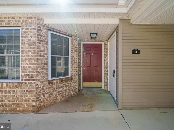 5 Kensington Ct, Wilmington, DE 19804