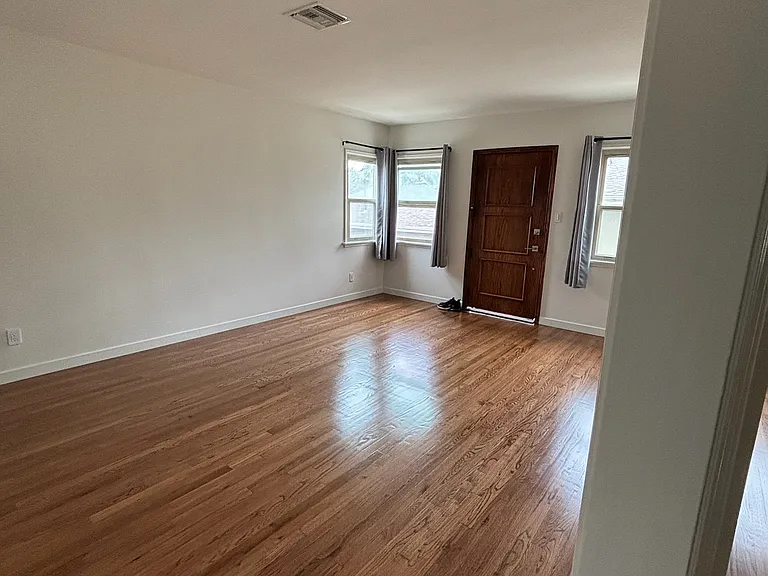8427 Crenshaw Dr #3 — Photo 3