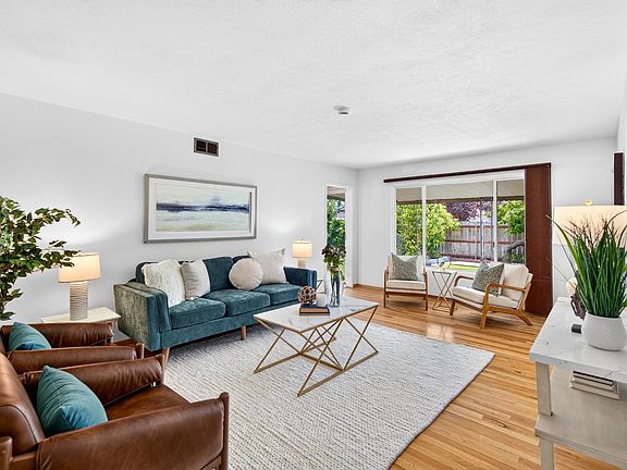 4th image of 820 Park St