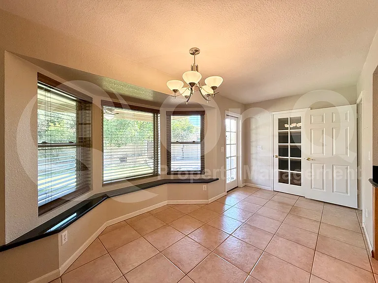 1915 E Buena Vista Dr — Photo 10