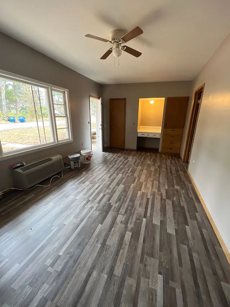 809 Shadow Rock Dr — Photo 2