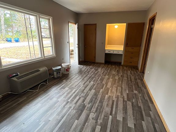 2nd image of 809 Shadowrock Dr #1