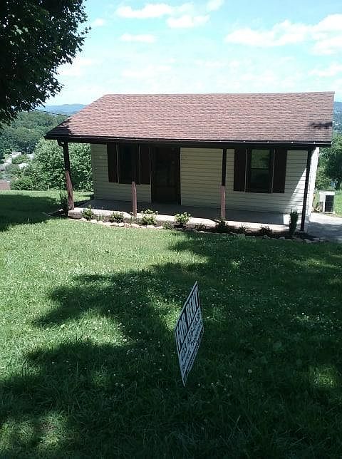 1st image of 1729 Lowell Dr