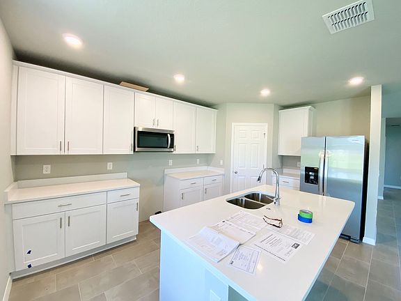 4th image of 583 Amadoras Way